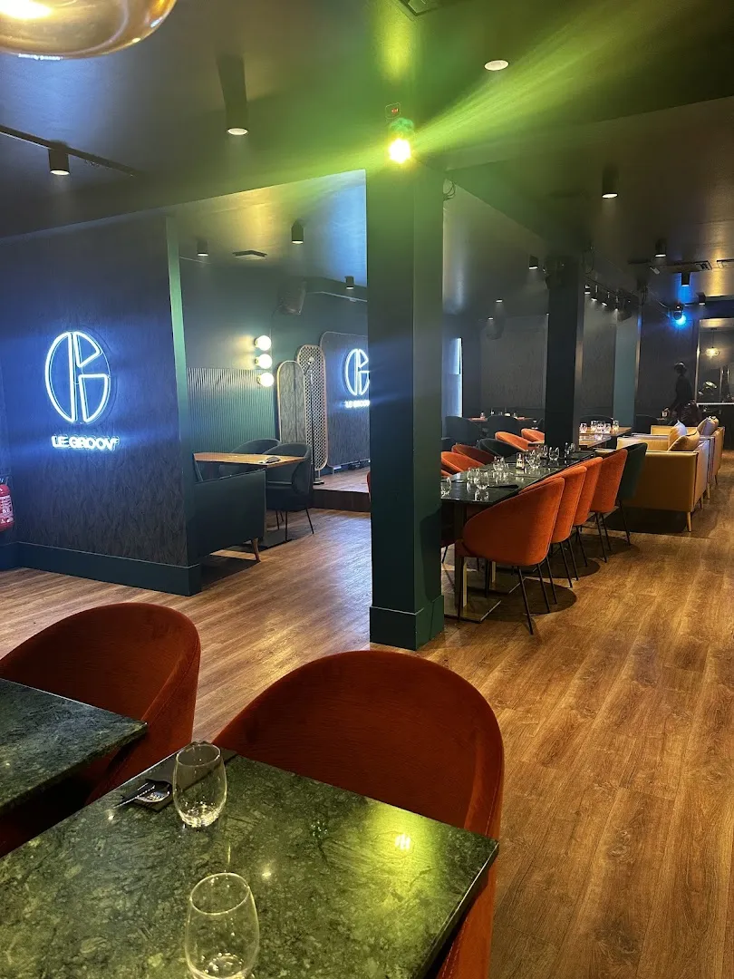 Le Groov' / Eat , Vibe & Smoke